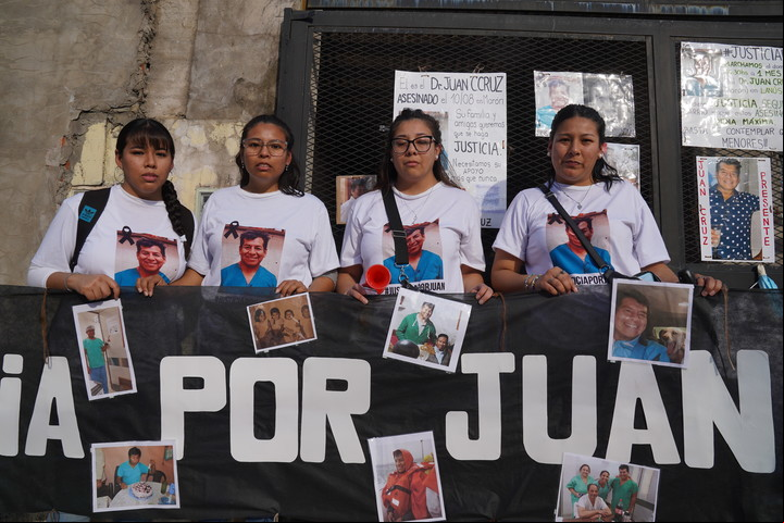 Una de las marchas para pedir justicia por el crimen del médico cirujano Juan Cruz. Foto Marcelo Carroll.