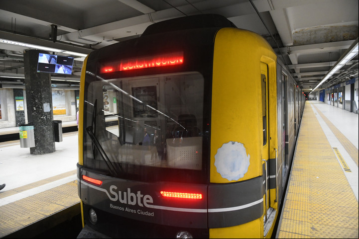 Se propone extender la red de subtes. Foro Enrique García Medina.