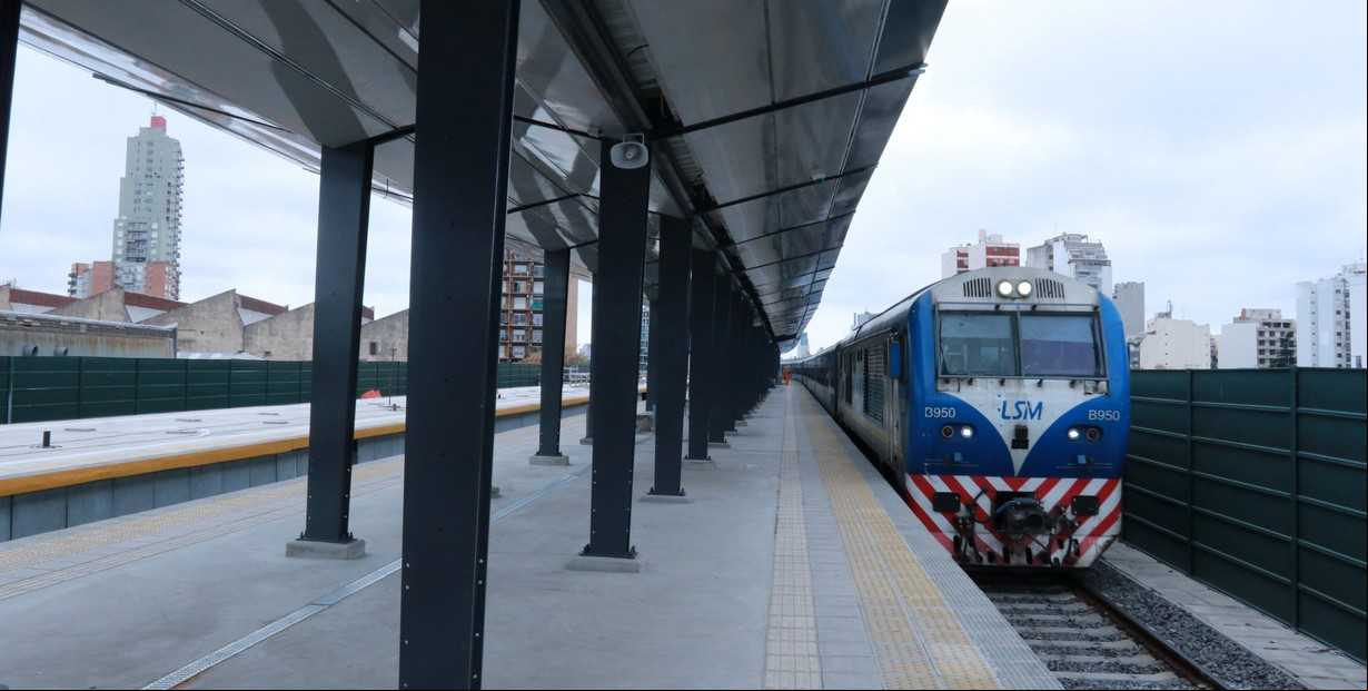 Después de 5 años reabren la estación de trenes de Villa Crespo, aún sin terminar
