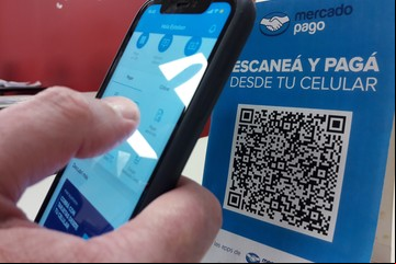 Revivió la guerra entre Mercado Pago y los bancos y hay dudas por las operaciones que se pagan con código QR