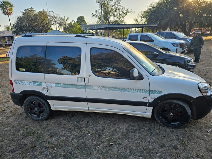 Utilitarios y pick ups que fueron robadas y terminaron secuestradas en Formosa.