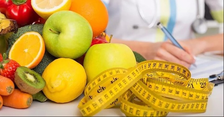 Llevar un registro de las comidas es útil para la evaluación y seguimiento.