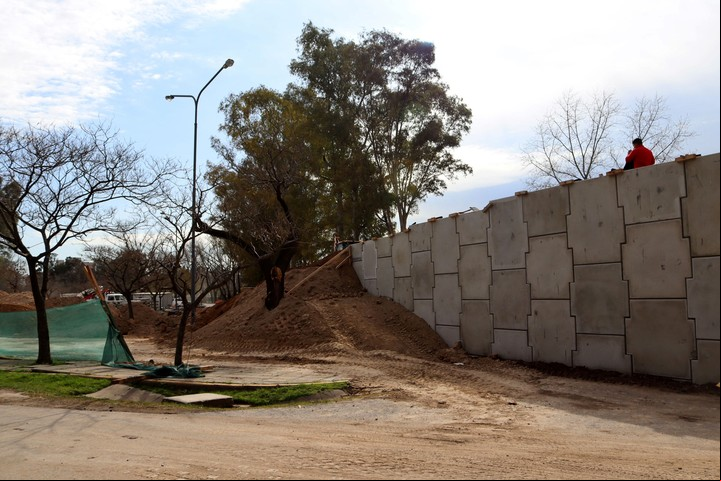 Avanza la obra para hacer una pista de ciclismo en el Parque Sarmiento.