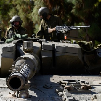 Israel entra con tanques en Gaza en un posible anticipo de una invasión masiva: EE.UU. busca frenar la avanzada y negocia por los rehenes