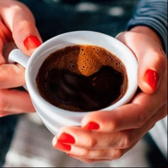 Cómo puede contribuir el café a bajar de peso y controlar la diabetes, según un estudio médico