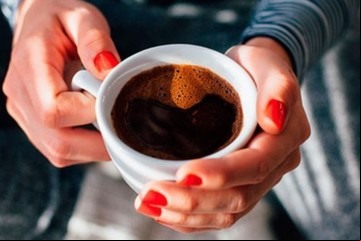 Cómo puede contribuir el café a bajar de peso y controlar la diabetes, según un estudio médico