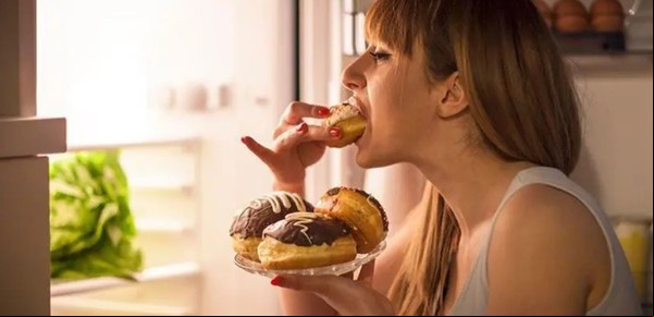 ¿Qué engorda más, comer rápido o lento? La verdad según un nutricionista