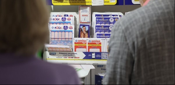 Ganó 275 millones de dólares en la lotería, el mayor premio de la historia, pero no puede cobrar
