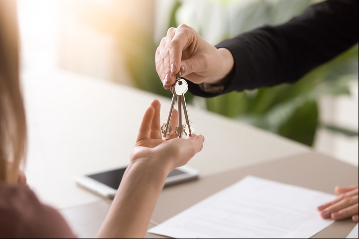 Entre los barrios más accesibles para alquilar en la Ciudad se destaca Villa Lugano. Foto: Shutterstock