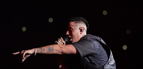 Duki hizo vibrar el estadio de River, repleto, en una noche histórica para la música urbana 