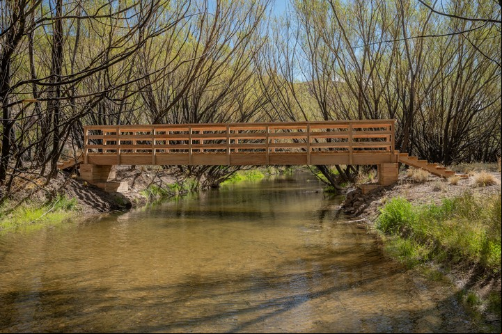 Puente sobre el río Pinturas. Foto Horacio Barbieri