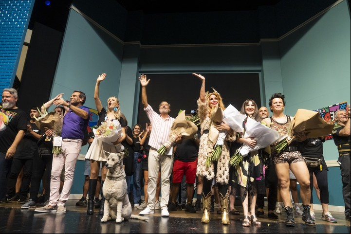la versión teatral de "Casados con hijos" fue un éxito.