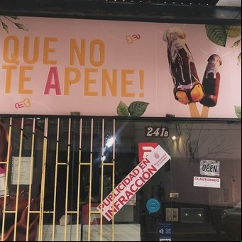 Escándalo en Córdoba: clausuraron por "faltas al buen gusto" un local que vendía waffles con forma de pene 
