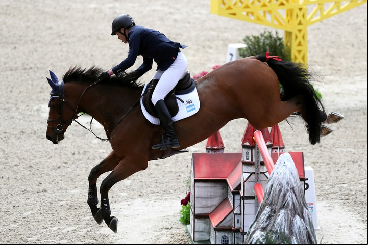 Larocca sumó un cupo país en la prueba de salto individual. Foto REUTERS/Ivan Alvarado