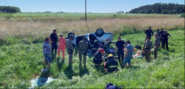 Vuelco fatal de un auto en el que una familia viajaba a Mar del Plata: un muerto y tres heridos