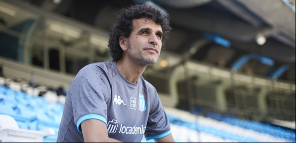 Héctor Bracamonte, nuevo DT de Racing femenino: el riesgo de ser un "aliadín", la formación de futbolistas mujeres y las SAD