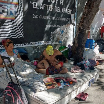 El drama de una familia que va a pasar Año Nuevo en la calle por primera vez