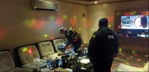 Cayó la banda de los karaokes coreanos: rescataron a 30 mujeres que eran explotadas sexualmente