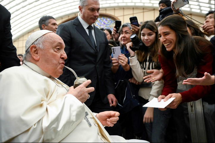 El Papa Francisco, durante tras la audiencia general de los miércoles en el Vaticano. Foto: REUTERS