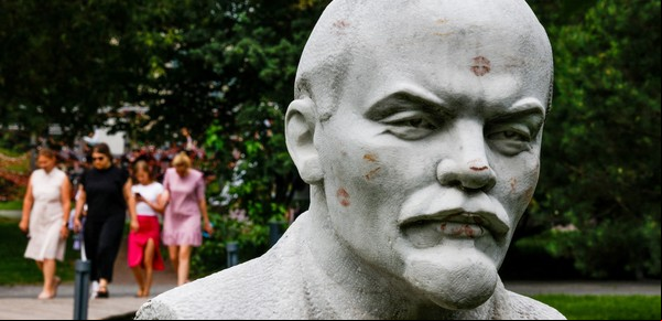 Lenin, de revolucionario a criminal