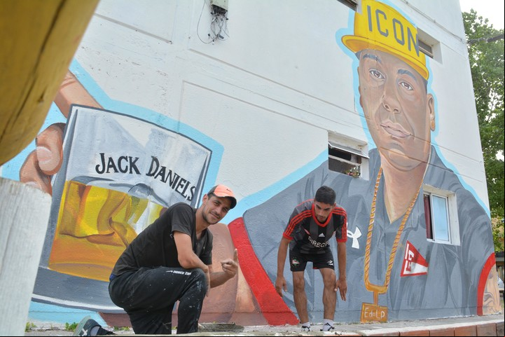 El mural que hicieron en la calle en la que vivía "Pipi". Foto: Mauricio Nievas
