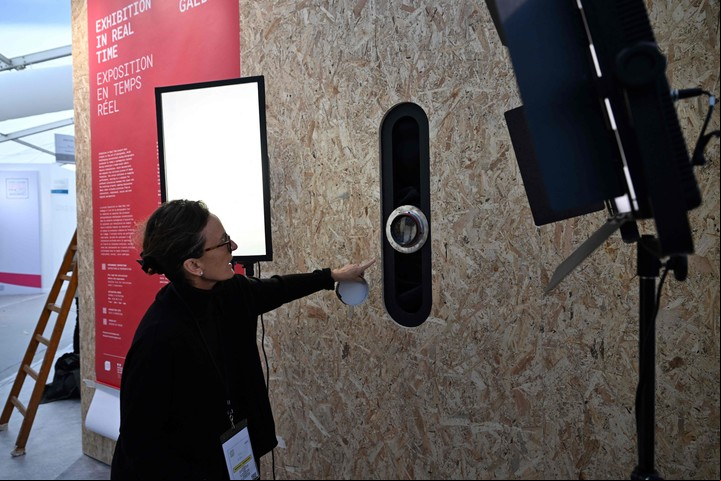 La instalación de Galban se vio en París el año pasado. Foto: MIGUEL MEDINA / AFP