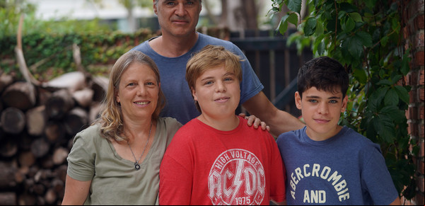 La comunidad de la espera: dos hermanos adolescentes, la misma enfermedad y un segundo trasplante que no llega