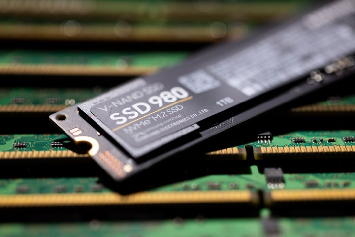 SSD M2, uno de los discos más usados en la actualidad para correr sistemas operativos. Foto Bloomberg
