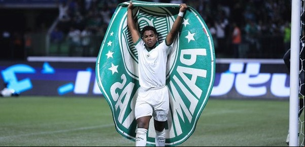 Control mágico con amago y caño de taco: la jugada viral que "inventó" Endrick, la futura joya de Real Madrid