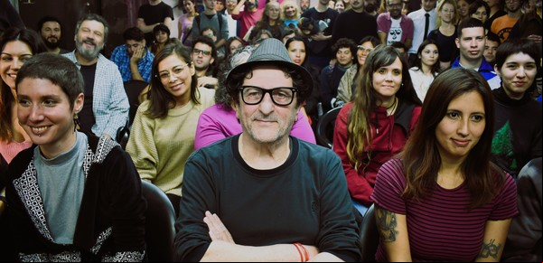 El cineasta del Conurbano que fue homenajeado en la Universidad de Oxford