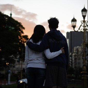 La adicción al juego en los chicos: tiene 14, gastó los ahorros de su mamá para poder apostar e intentó suicidarse