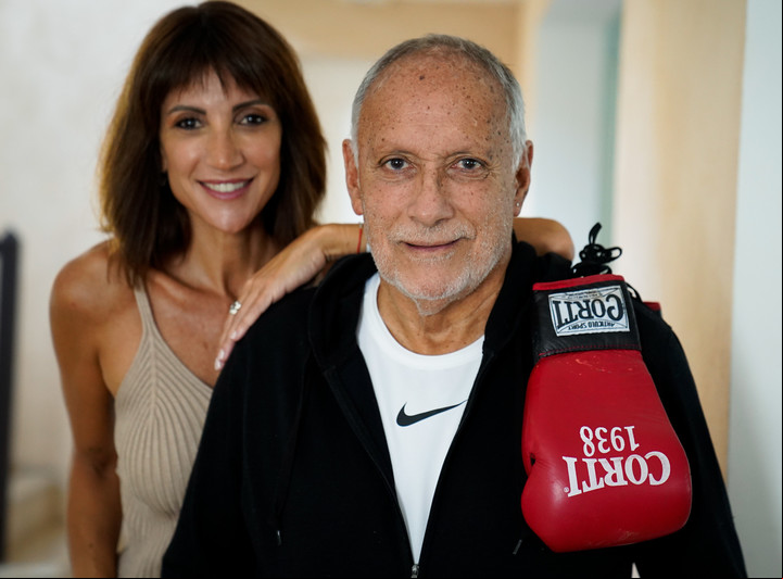 Con Osvaldo, su padre. Ella tomó la posta en la empresa familiar. Foto Maxi Failla.