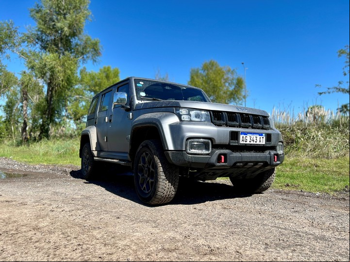 El BAIC BJ40 cuasta casi la mitad que lo que sale un Jeep Wrangler Rubicon.