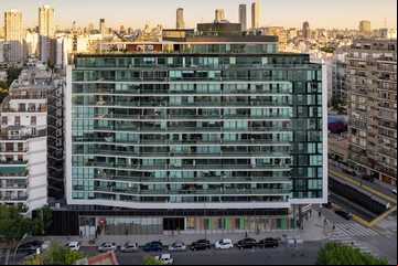 Be Plaza: en Palermo, un edificio que aprovecha la esquina y ciudad