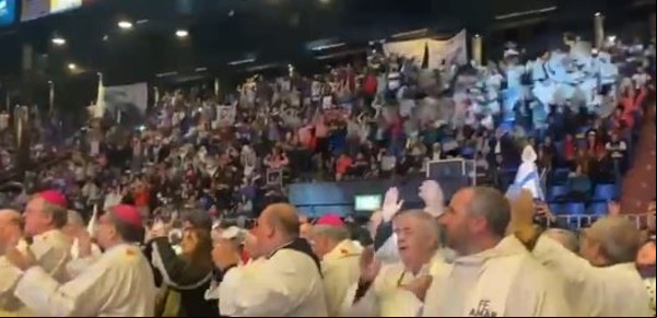 La carta del papa Francisco y una dura homilía con mensaje político desde un evento multitudinario en el Luna Park