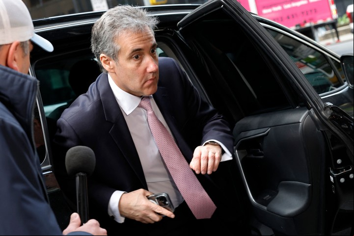 Michael Cohen, ex abogado de Donald Trump declaró en el juicio y complicó al expresidente de Estados Unidos. Foto Michael M. Santiago / AFP