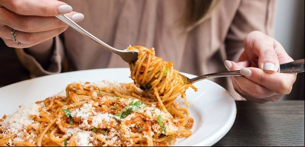Por qué los italianos no engordan al comer pasta: lo responde un cirujano bariátrico