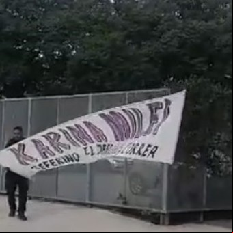 Karina Milei ordenó bajar pasacalles con su nombre cerca del Luna Park: quiénes son los dirigentes libertarios que los firmaron