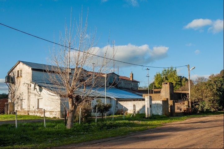 Una de las ocho "Casas invertidas" de San Mayol.