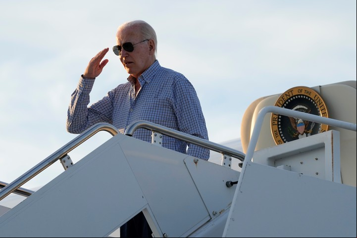 El presidente estadounidense Joe Biden se apura para buscar más dinero para su campaña a la reelección. Foto: AP