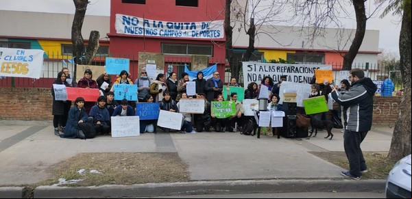 Crece un conflicto entre Lanús y escuelas secundarias por la creación de un parque
