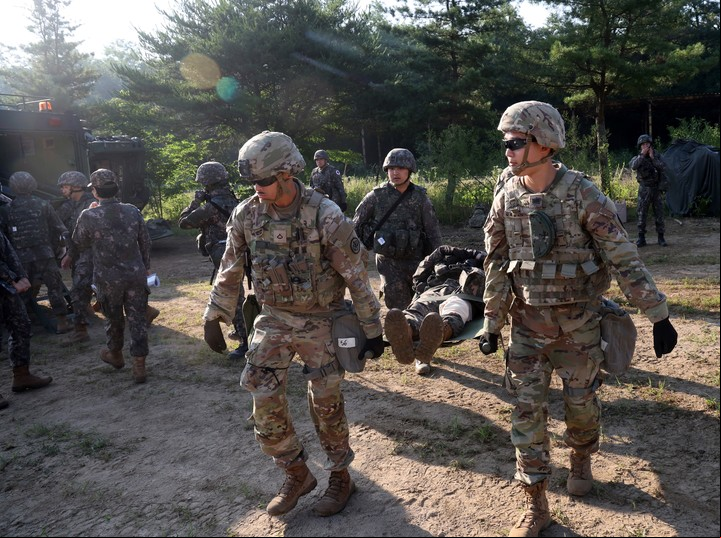 Soldados estadounidenses durante ejercicios militares con sus pares surcoreanos. Foto: EFE