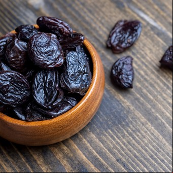 Cómo consumir las ciruelas pasas para mejorar la digestión
