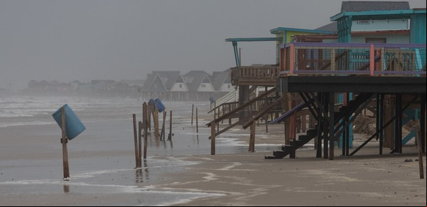 El huracán Beryl hace estragos en Texas: un muertos, 2 millones de s sin luz y vuelos cancelados