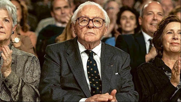 Anthony Hopkins, como Nicholas Winton, el corredor de bolsa que hizo un milagro. Fotos Amazon Prime Video