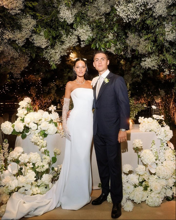 Las nuevas e inéditas fotos que compartieron Oriana Sabatini y Paulo Dybala de su casamiento. Foto: Instagram.