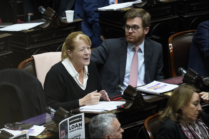 Margarita Stolbizer y Nicolás Massot, quien propone una privatización mitxa al estilo de YPF. Foto: Maxi Failla.