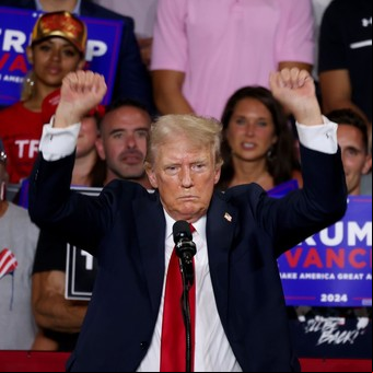 Donald Trump lanza una campaña furiosa contra Kamala Harris y la acusa de "lunática" y "asesina de bebés"  