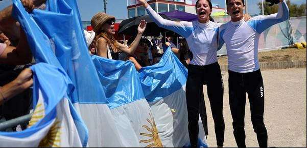 La consagración de Majdalani y Bosco desde adentro: la emoción de Lange, el "piletazo" del equipo y un llanto en soledad, tras la gloria en los Juegos Olímpicos