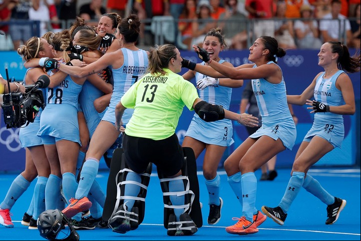 Argentina celebra tras la victoria sobre Bélgica. Foto: REUTERS/Adnan Abidi